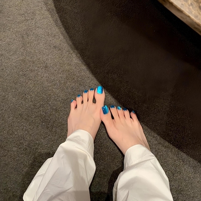猫眼穿戴甲脚趾甲显白高级感成品爆闪蓝色裸色脚指甲贴片2025新款