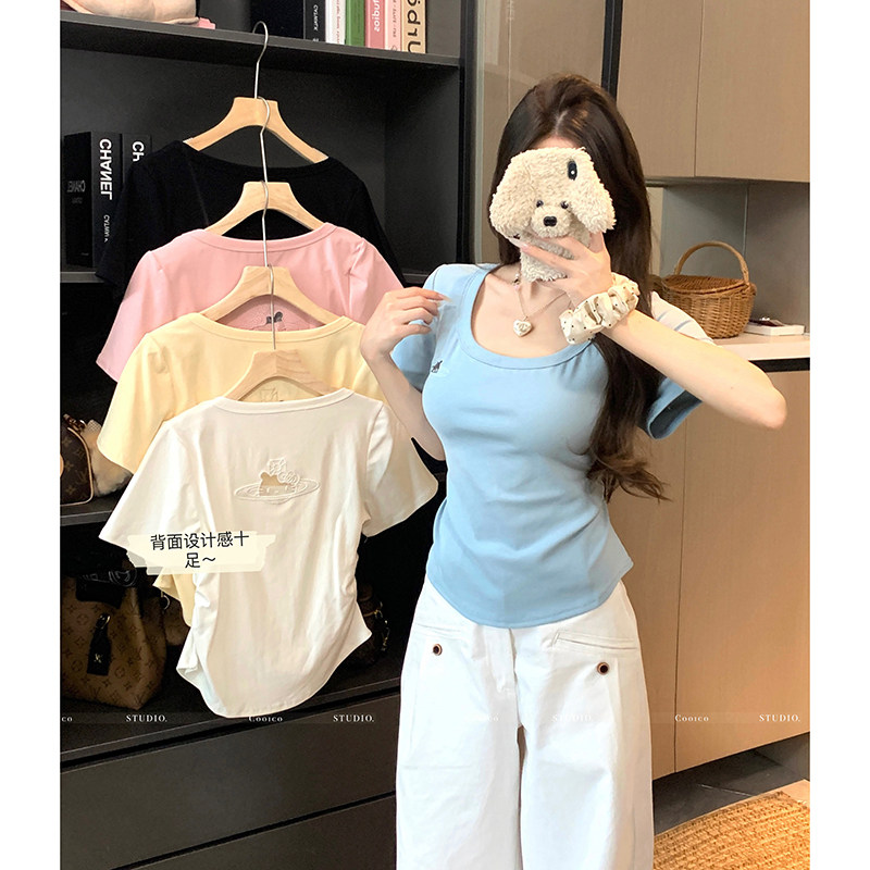 哺乳上衣夏季设计感刺绣短袖T恤辣妈款外出大码显瘦喂奶期打底衫