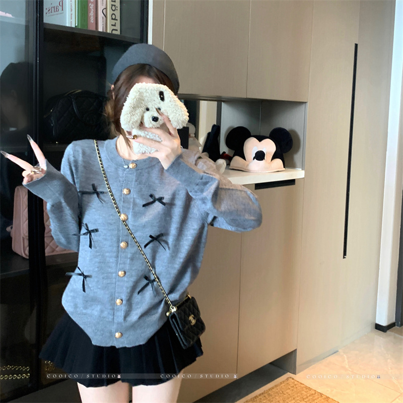 小香风哺乳上衣秋冬蝴蝶结显瘦针织开衫产后辣妈款外出喂奶期毛衣