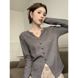 显瘦喂奶打底衫 哺乳上衣秋季 外出大码 T恤辣妈款 纹理感v领正肩长袖