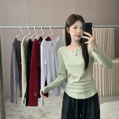 喂奶打底衫 哺乳上衣秋季 外出显瘦大码 T恤辣妈款 正肩小v领褶皱长袖