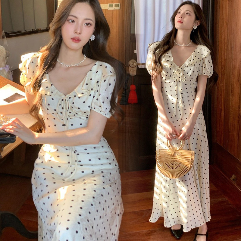 暗纹绣花波点哺乳连衣裙夏季辣妈款外出显瘦收腰产后喂奶气质长裙