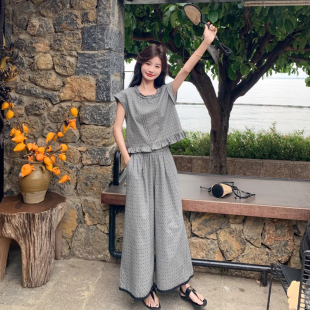 产后辣妈款 上衣阔腿裤 喂奶两件套 外出波点飞飞袖 穿搭一整套哺乳装