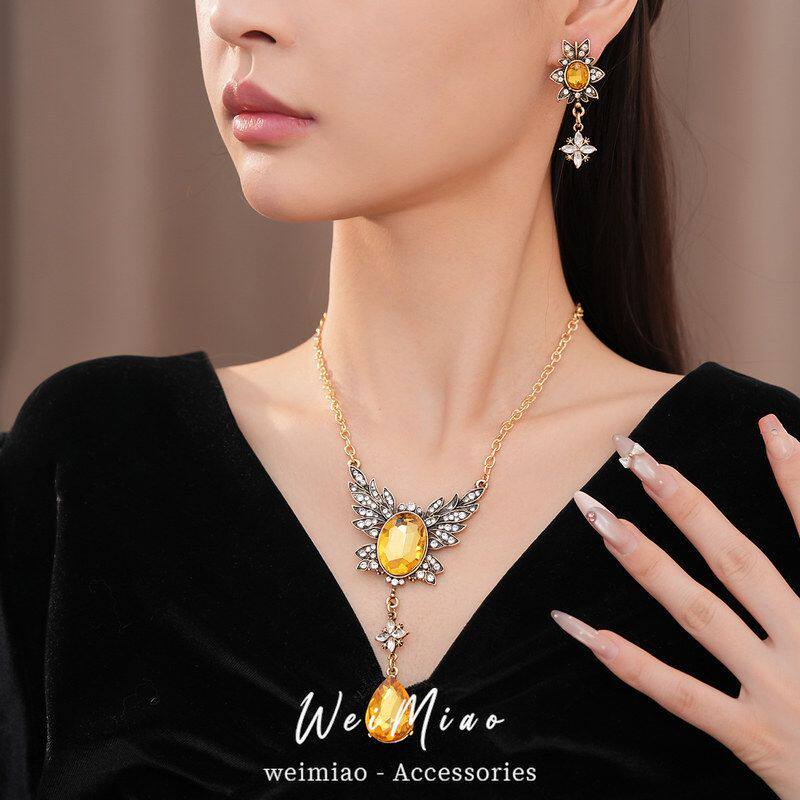 镶钻吊坠耳环复古蝴蝶高级感项链