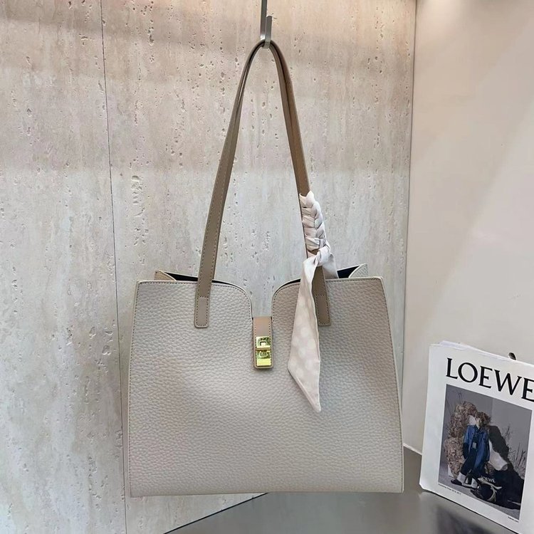 2025秋季新款PU2024年冬季均码单肩包磁扣车缝线托特包