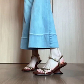 气质复古一字带金色小众粗跟高跟凉鞋 法式 新款 女2026夏季 坡跟凉鞋