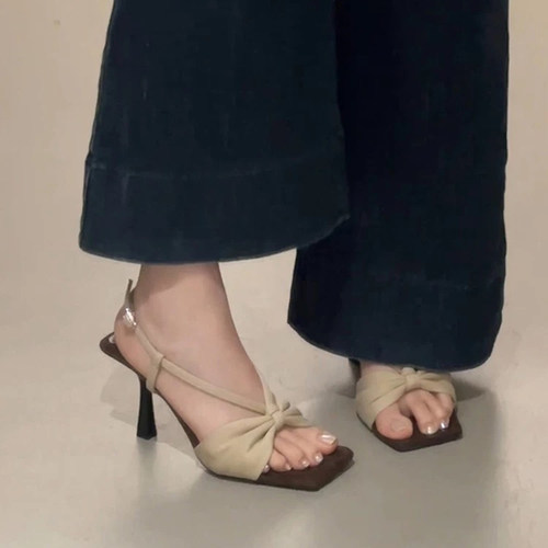 9956人正在抢购复古中古凉鞋