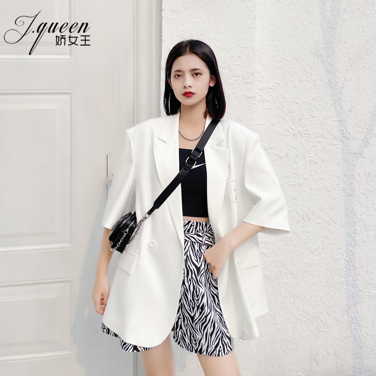 白色西装外套女短袖夏季薄款宽松高级感oversize宽肩炸街小西服潮