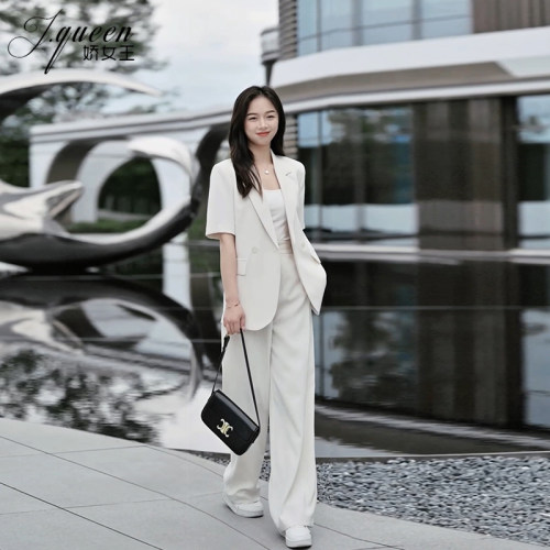 娇女王时尚通勤西装套装