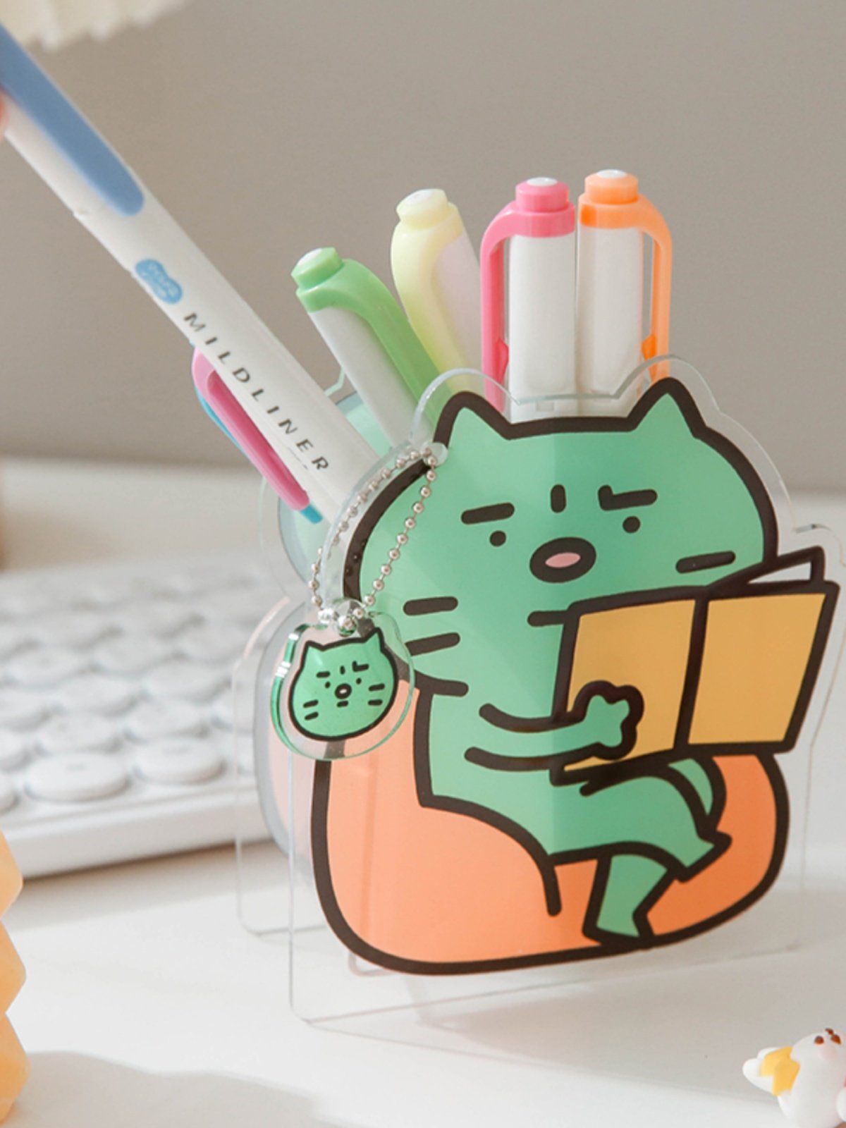 麦和焦虑猫笔筒学生卡通创意可爱收纳盒桌面摆件亚克力时尚礼物