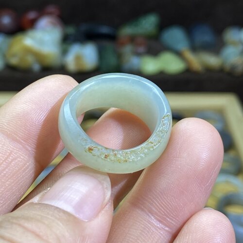 和田玉青白玉籽料卡17随型洒金皮戒指复古风戒圈玉环文玩珠串挂饰
