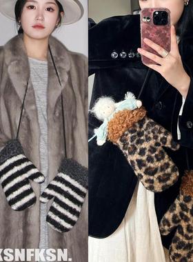 浮夸少女dayu原创豹纹条纹圈圈毛时髦girl拼色挂脖绳保暖造型手套