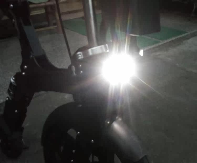 Eclairage pour vélo - phare - Ref 2401450 Image 3