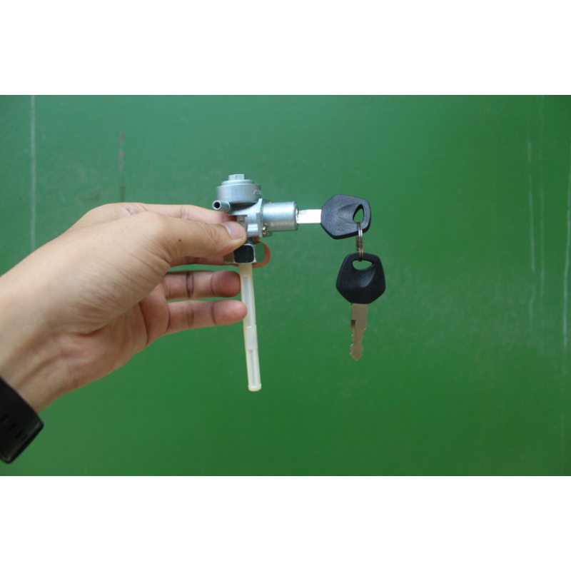 摩托车防盗带锁油箱开关JH70嘉陵油箱锁三轮车带钥匙油箱开关细牙