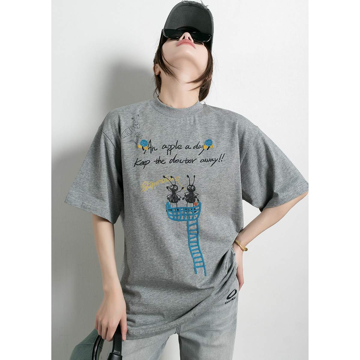 趣味蚂蚁T灰色落肩五分袖宽松大版T恤女2026新款上衣