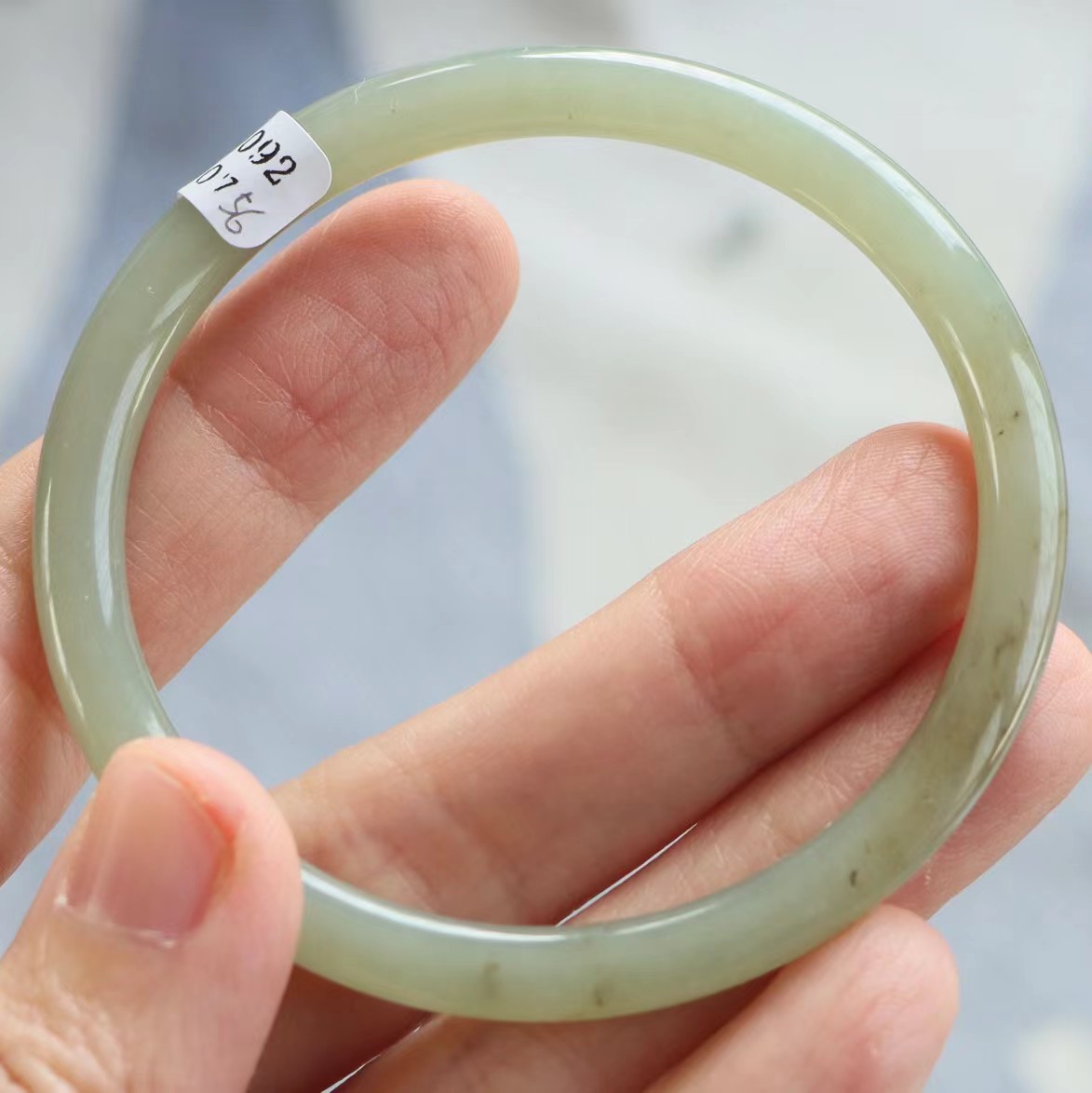 保真天然和田玉手镯56圈口证书9260707晴水色 新疆和田玉且末料