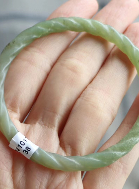 保真和田玉55圈口仿古绞丝镯证号10110538 青海料翠青色