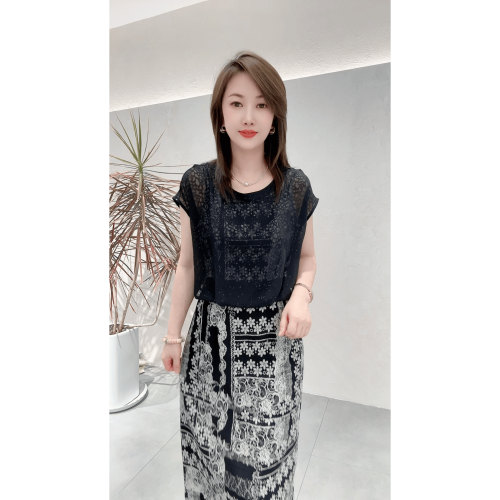 今年流行优雅气质黑色连衣裙女夏季新款木耳边拼接遮肉高级中长裙
