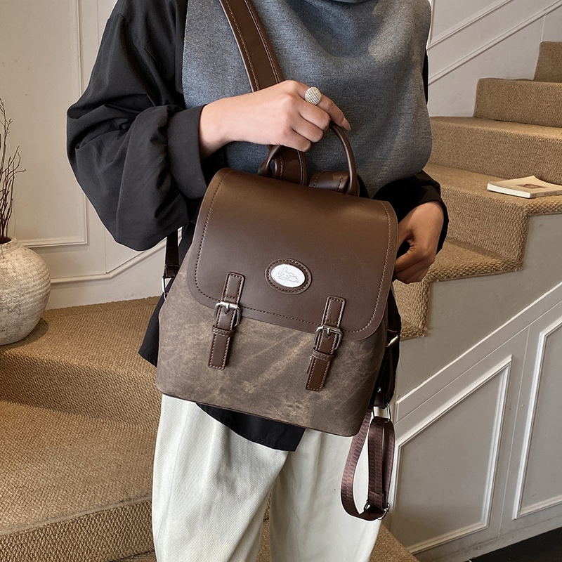 英伦复古通勤双肩包包2025秋冬新款学院风旅行背包大容量学生书包