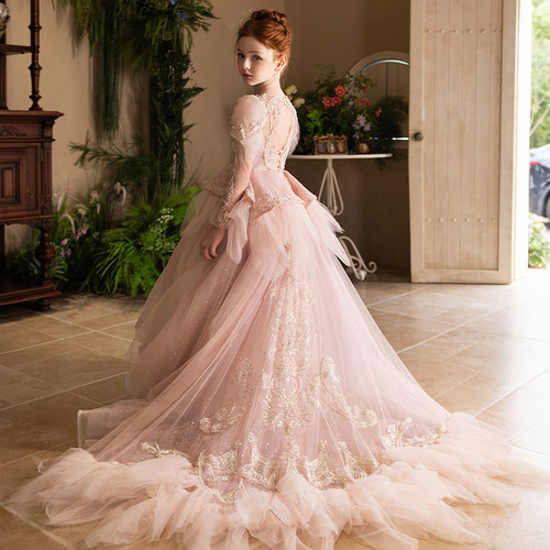 可乐城高端唯美粉色拖尾儿童礼服