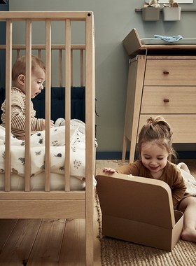 进口丹麦leander linea婴儿床成长儿童床含床垫可变沙发包税