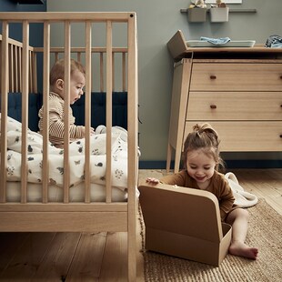 进口丹麦leander linea婴儿床成长儿童床含床垫可变沙发包税