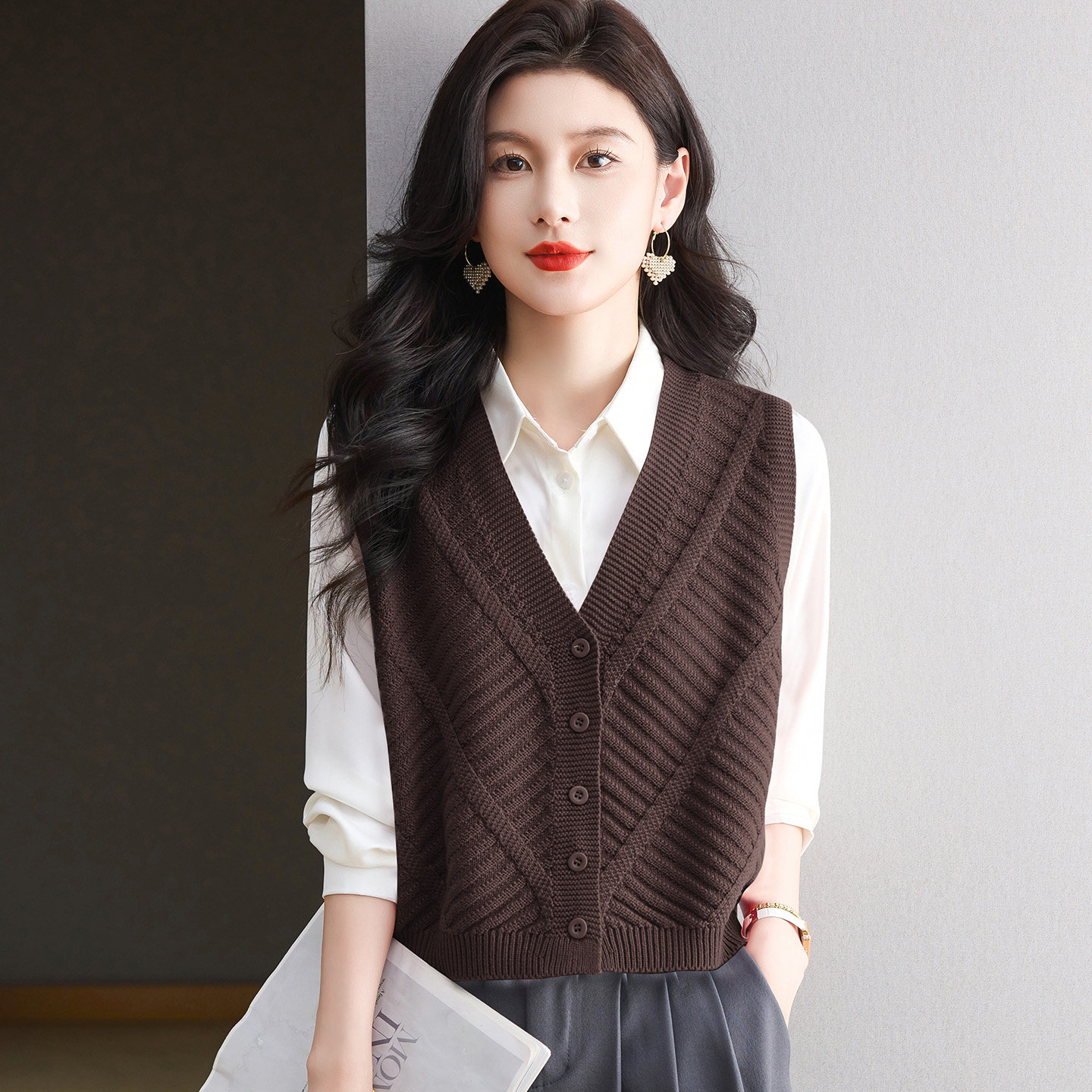 恒源祥羊毛V领马甲女春秋2026新款短款宽松外搭针织背心坎肩上衣