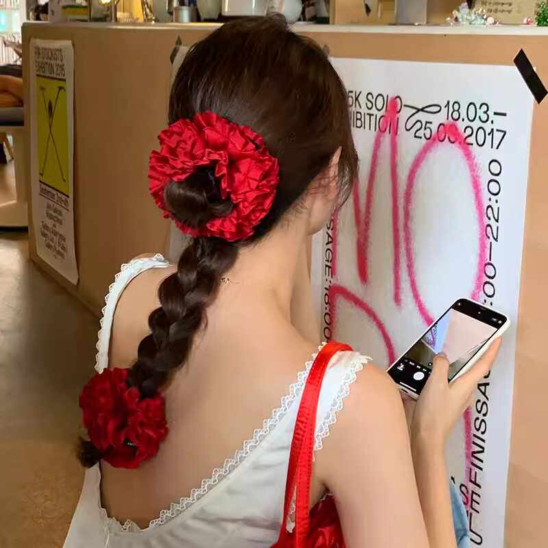 好高级! MONA同款花球发圈女法式纯色缎面褶皱大肠圈扎丸子头发饰,饰品/流行首饰/时尚饰品新,发饰,淘宝优惠券,粉丝福利购,淘宝优惠卷