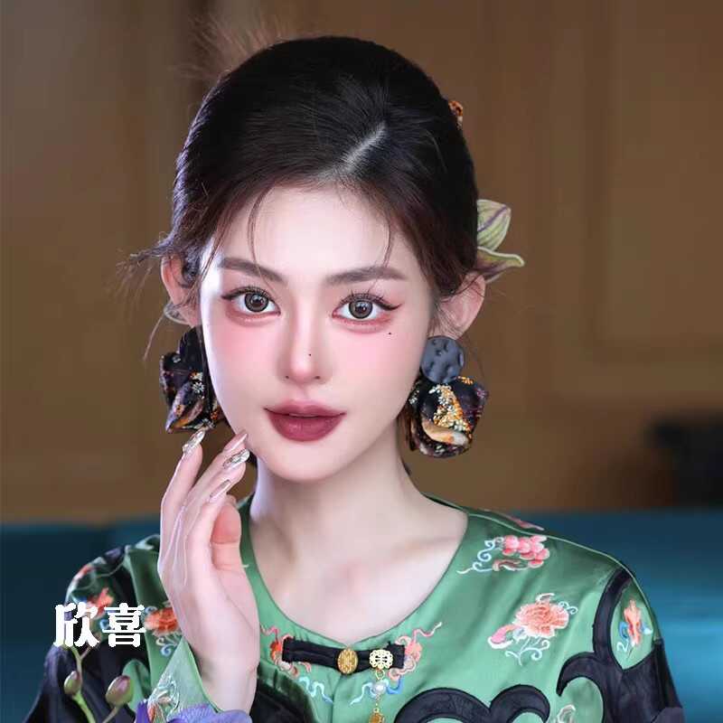 结婚暗黑晨袍刺绣花纹耳环新中式