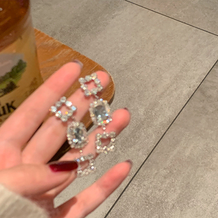 常驻嘉宾耳钉耳环女生日韩小众设计高级感氛围气质耳饰冷淡风爆款