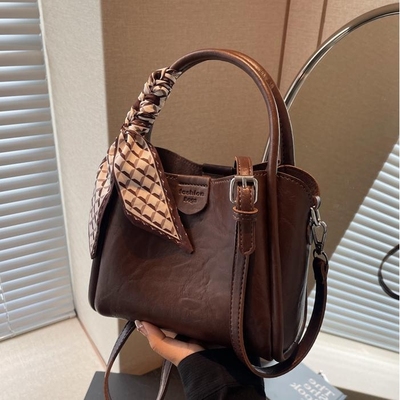 小C&K简约手拎菜篮子2025新款女包洋气水桶包高级感小众斜挎