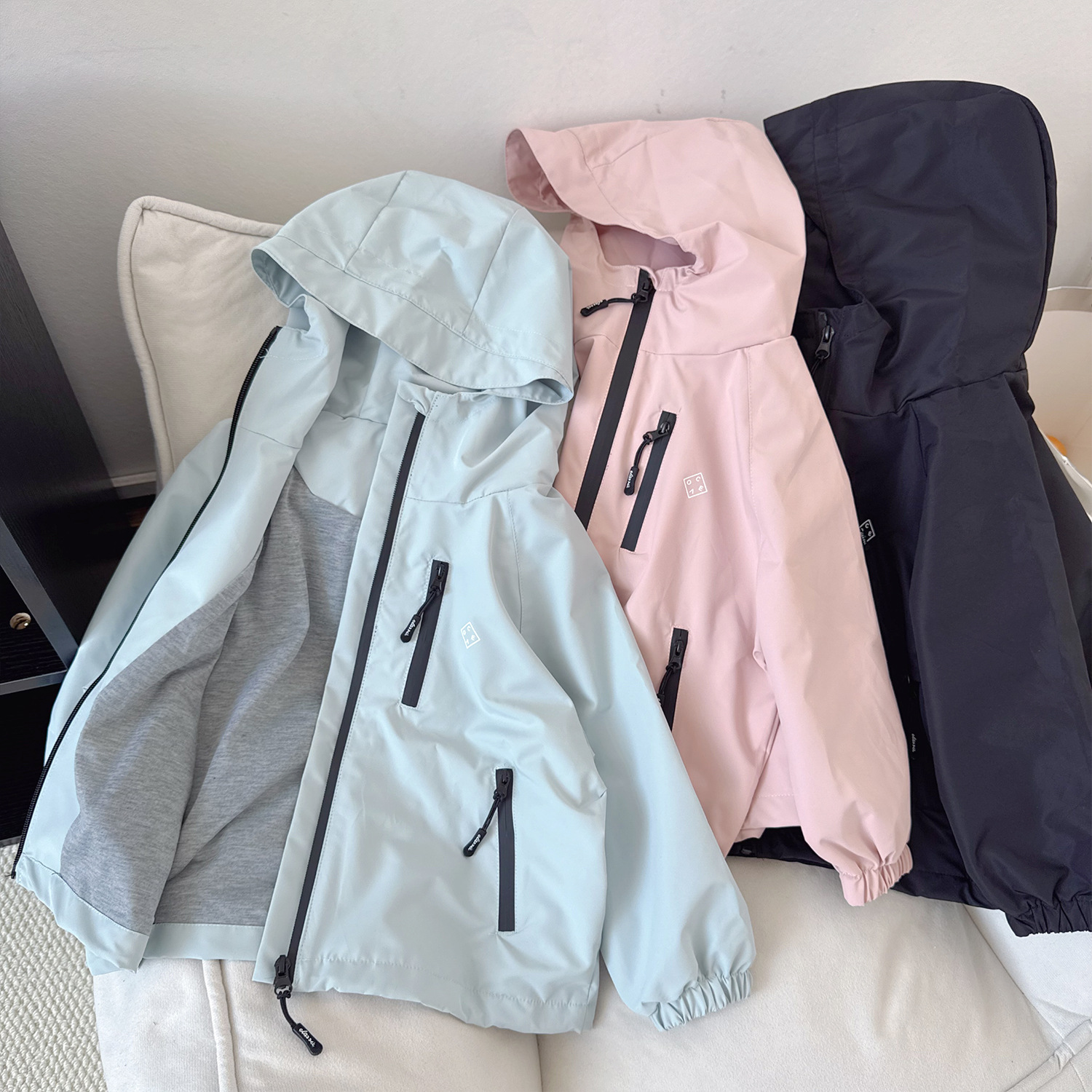 男女童简约防风外套儿童春秋新款户外登山服宝宝夹克衫连帽