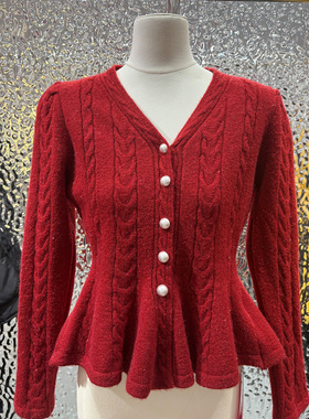 新年红色毛衣女秋冬上衣V领复古麻花百搭高级感显白本命年针织衫