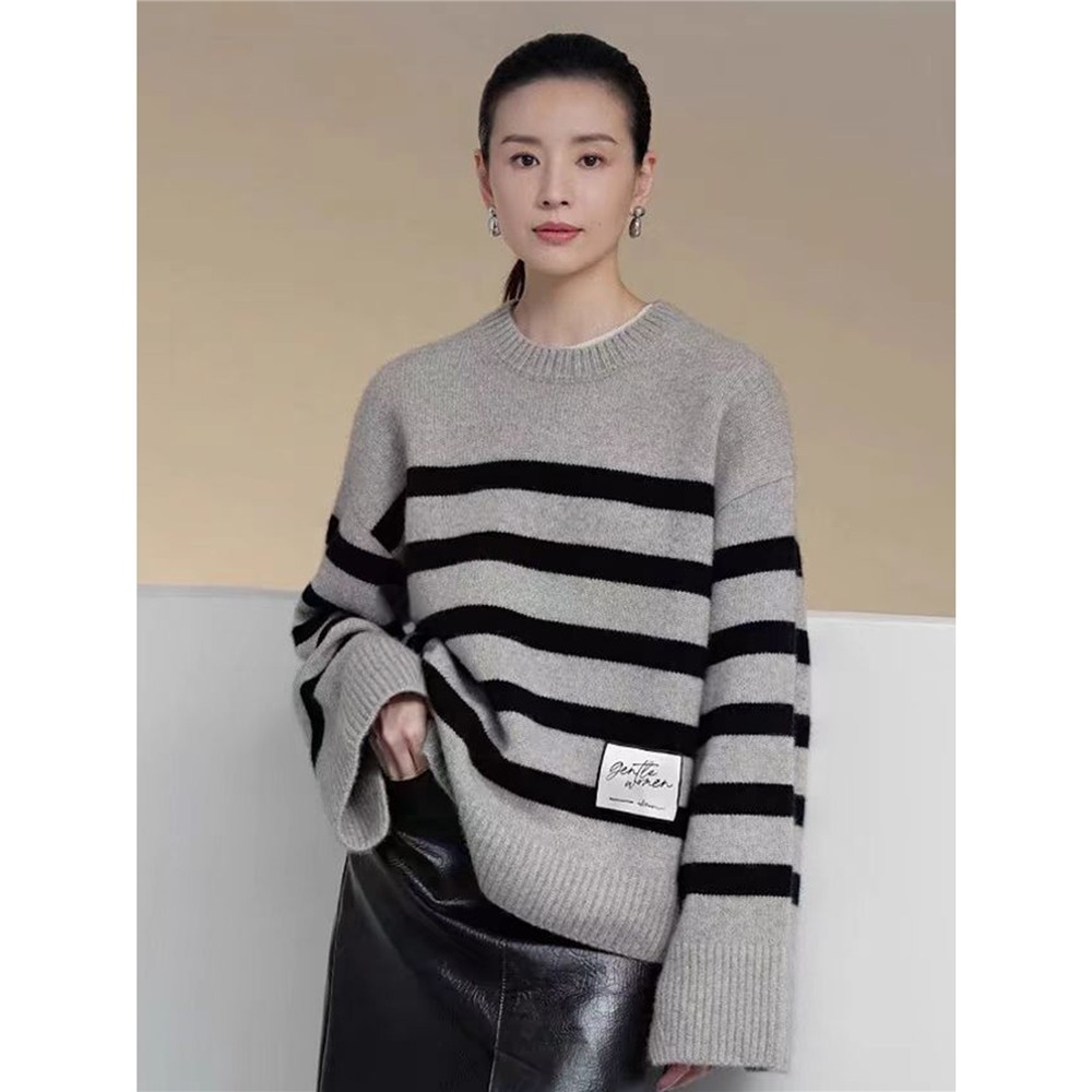2025年秋季新款百搭女士斑马条纹拼色圆领羊毛衫