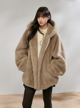 King Prince慵懒连帽斗篷短款大衣女秋冬宽松皮毛一体毛呢外套