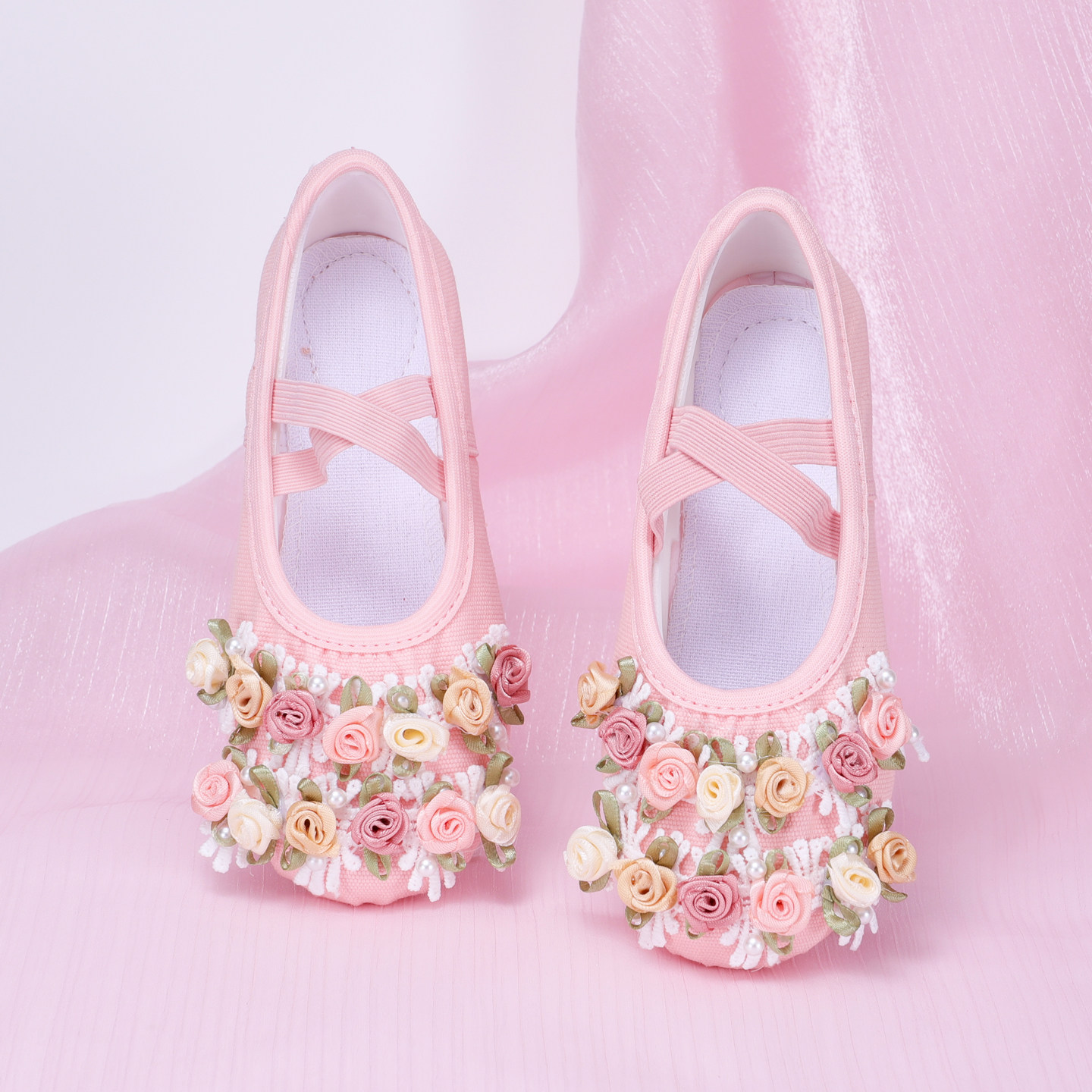 春季可爱儿童舞蹈软底形体舞台演出跳舞鞋帆布蕾丝混色花朵珍珠鞋