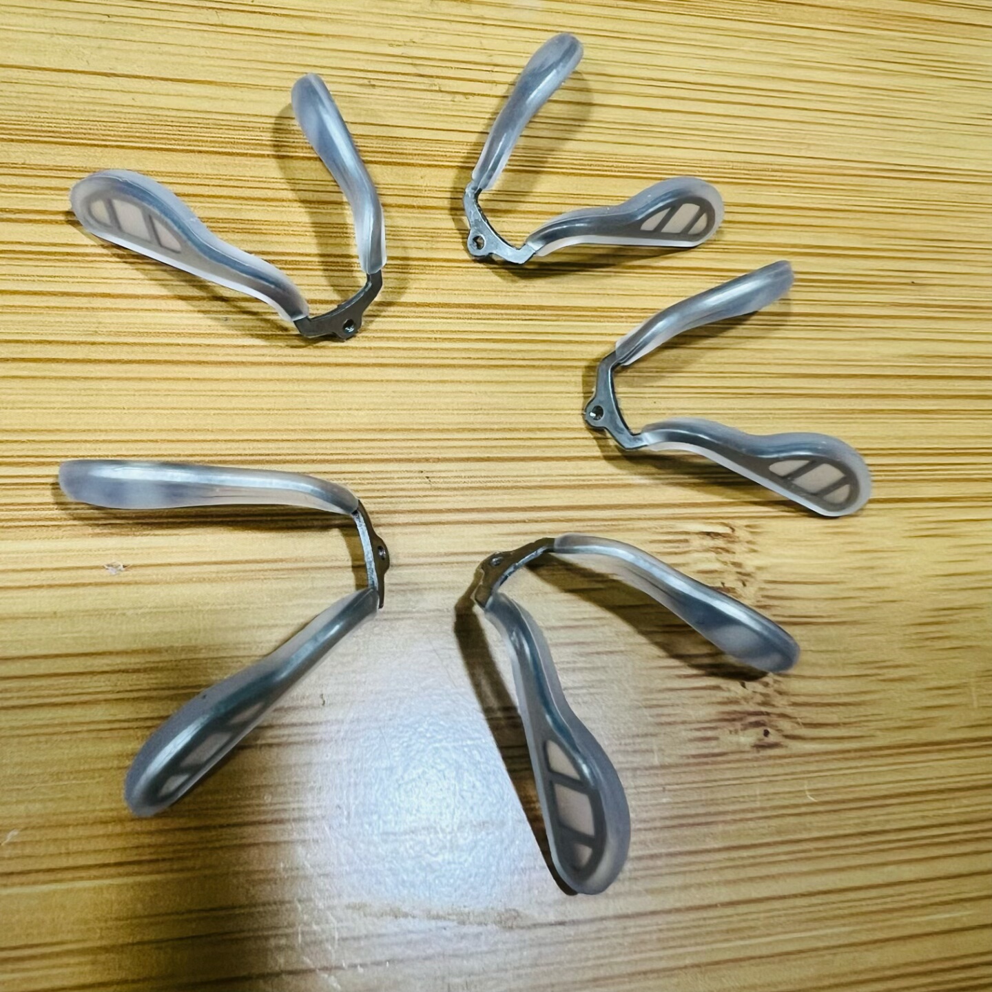 新硬塑胶软硅胶鼻垫马鞍防滑U形连体鼻托一体卡式上螺丝嵌入托叶,ZIPPO/瑞士军刀/眼镜,眼镜鼻托,淘宝优惠券,粉丝福利购,淘宝优惠卷