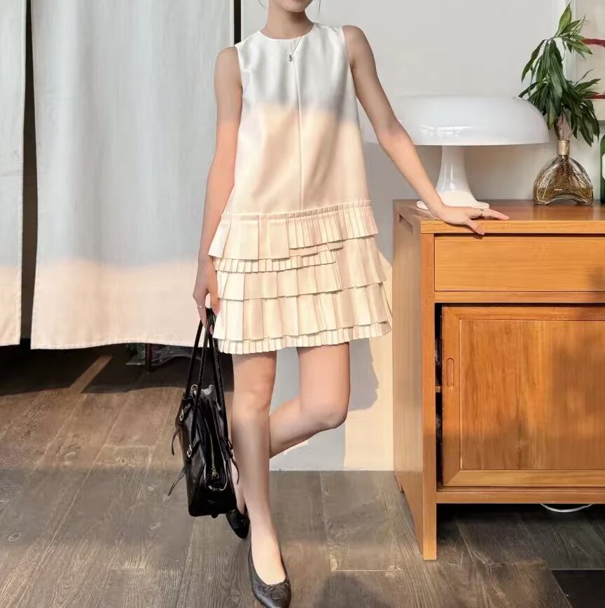 毛晓彤同款法式无袖压褶连衣裙女设计感蛋糕裙A字短裙夏季背心裙