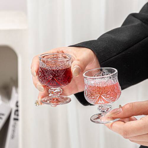 浮雕小酒杯蝴蝶亚克力杯高颜值复