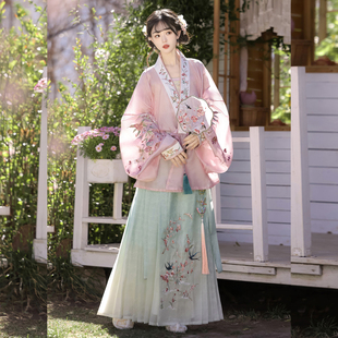绣花马面裙日常夏款 明制汉服交领对穿交琵琶袖 桃溪燕归 茗月萱