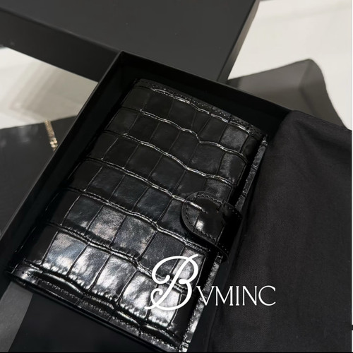 bvminc 26新款牛皮压鳄鱼纹卡包 ，护照夹，拉链包，钱包