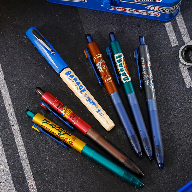 【新品上市】白金小爱豆风火轮联名套装钢笔中性笔0.5mm针头按动可替换学生考试用黑色按压笔