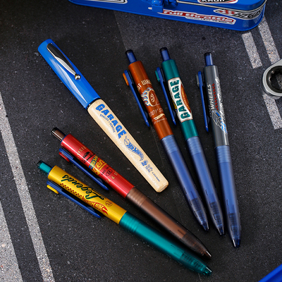 【新品上市】白金小爱豆风火轮联名套装钢笔中性笔0.5mm针头按动可替换学生考试用黑色按压笔