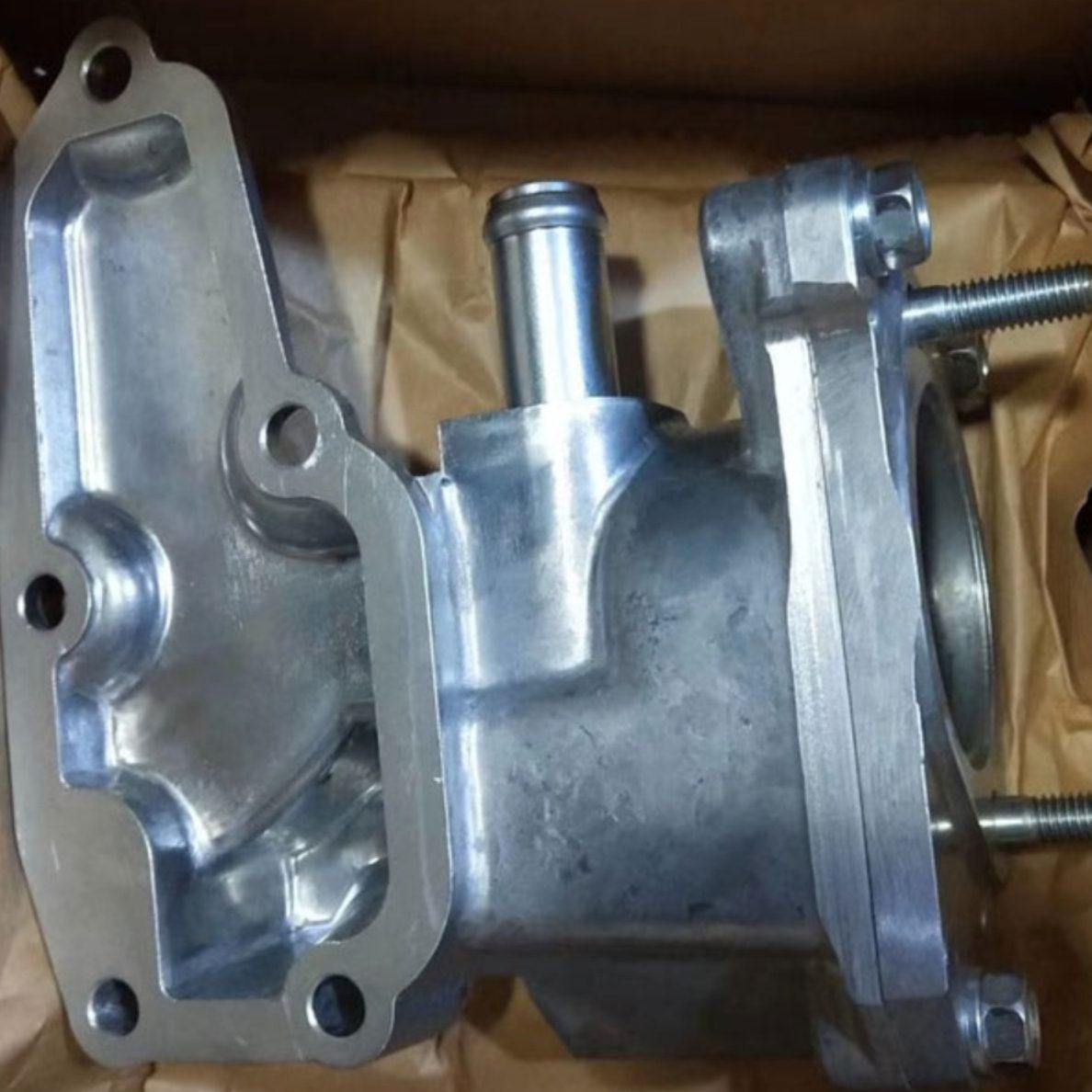 五十铃4JG2进口节温器上下座盖 4JG2配件TCM叉车节温器上下壳盖