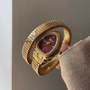 蛇形手镯表2025新款轻奢小众镶钻蛇头缠绕式欧美风艺术女士手表