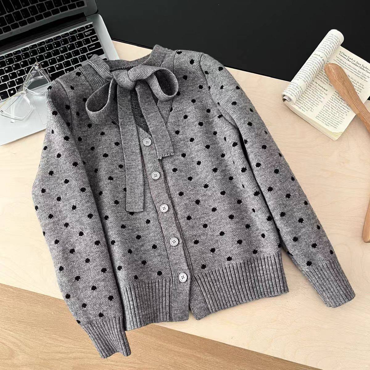 系高级感灰色波点蝴蝶结系带毛衣开衫外套女秋冬内搭针织上衣