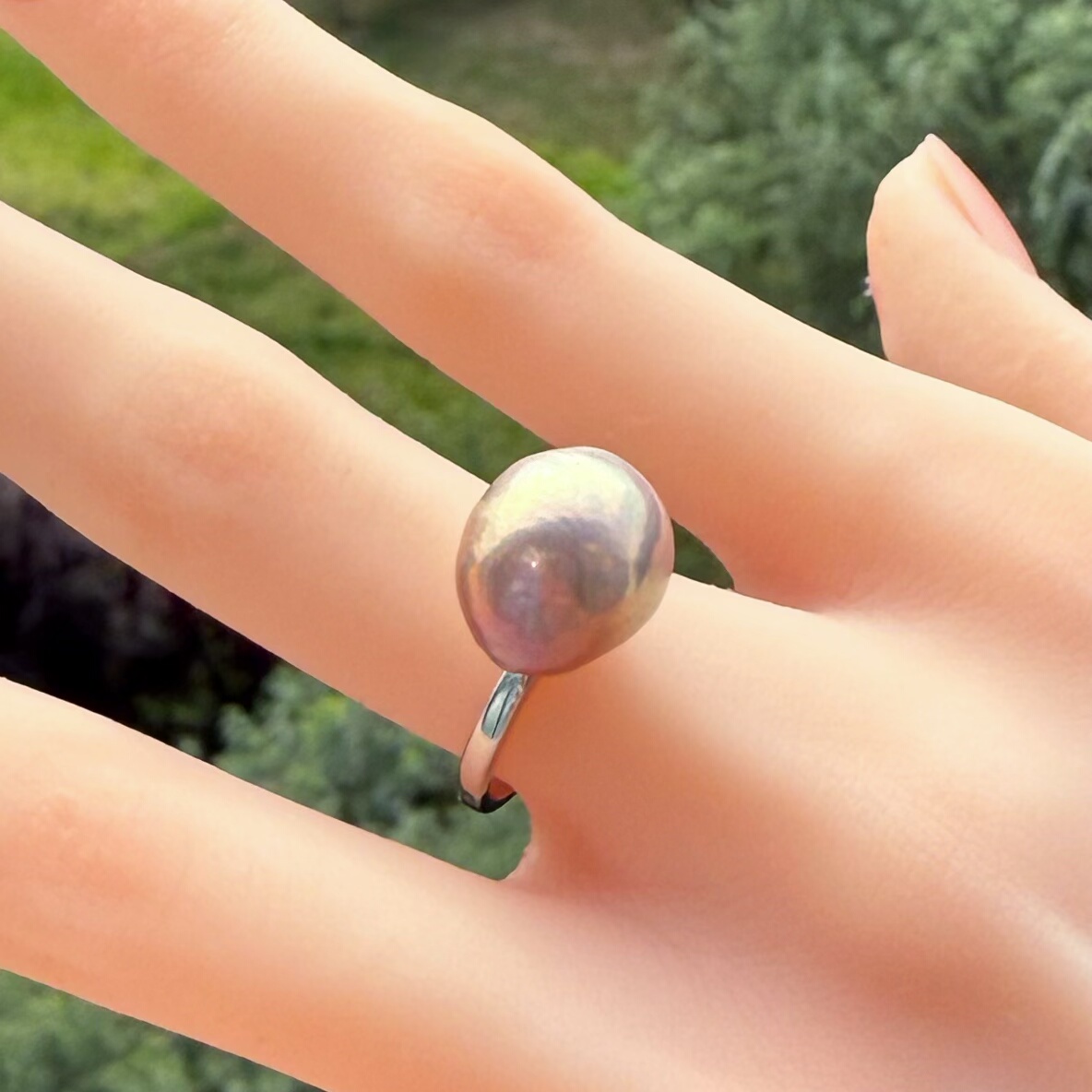 一物一拍冷光粉绿色巨大镜面极光牛油果圆巴天然珍珠纯银戒指