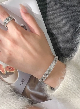 轻奢藤格纹光面手镯女小众设计感编织个性百搭镂空手环ins风配饰