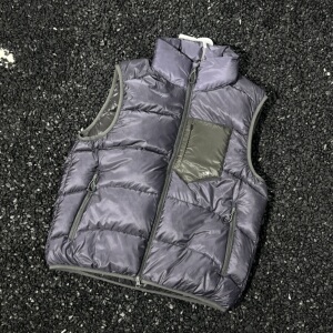 日单Fppev 轻量化90绒三防排骨羽绒服户外保暖面包服背心马甲男女