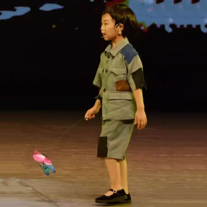 民国时期小萝卜头演出服